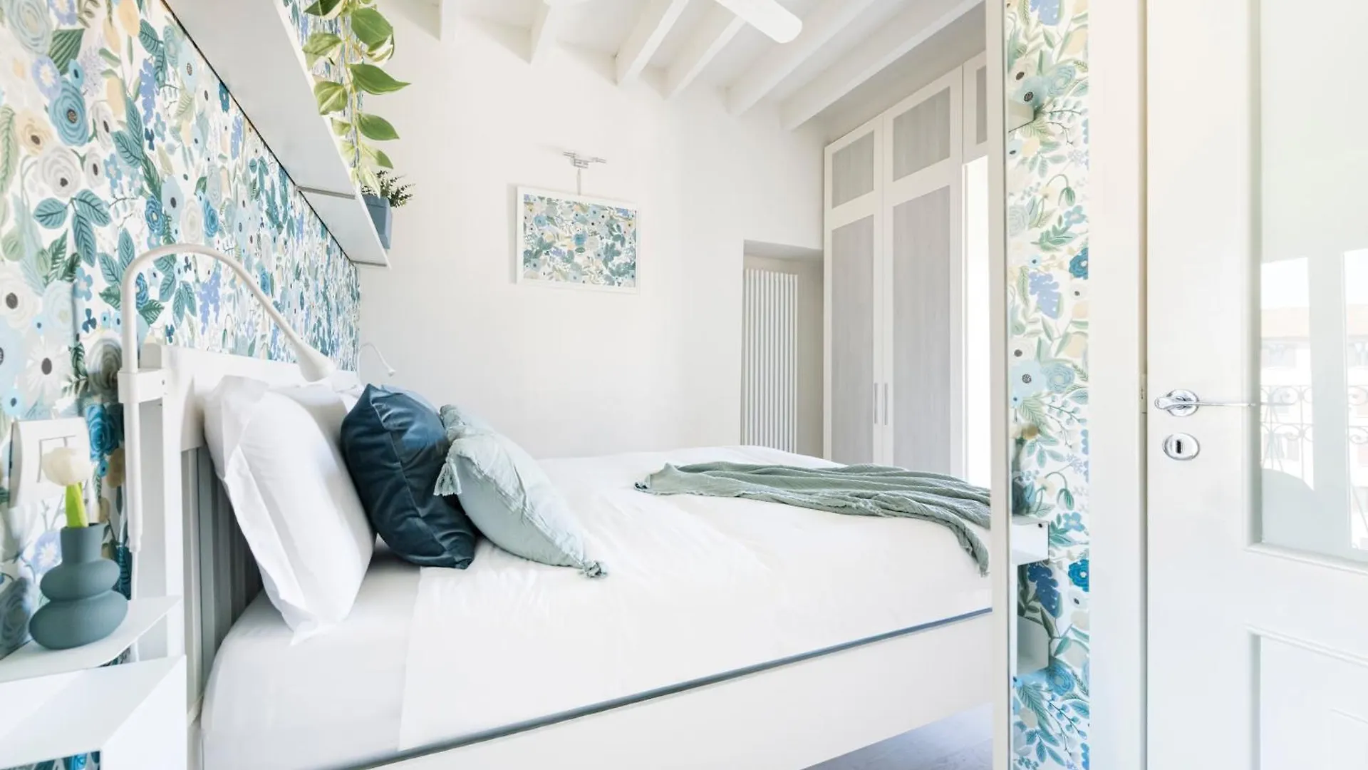 Lovely Apartment On The Navigli River By Easylife Milan 0*,  Italie